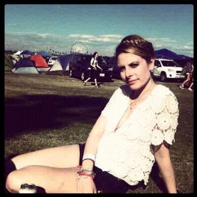 Profile Picture of Jeanette Wayne (@jeanewayne) on Twitter