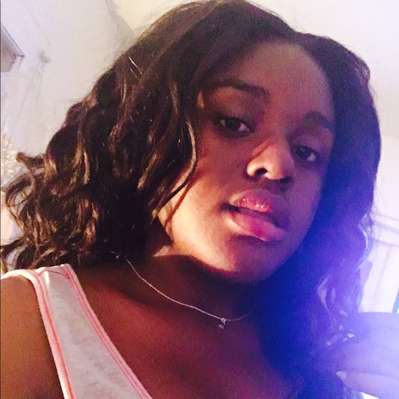 Profile Picture of Muriel Thomas (@mthom258) on Poshmark