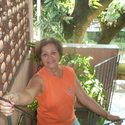Profile Picture of Yolandaalbino (@lalandasantos) on Twitter