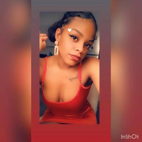 Profile Picture of Jonae Smith (@jonaesmith) on Poshmark