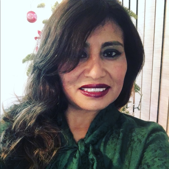 Profile Picture of Gloria Zarate (@gzarate29) on Poshmark