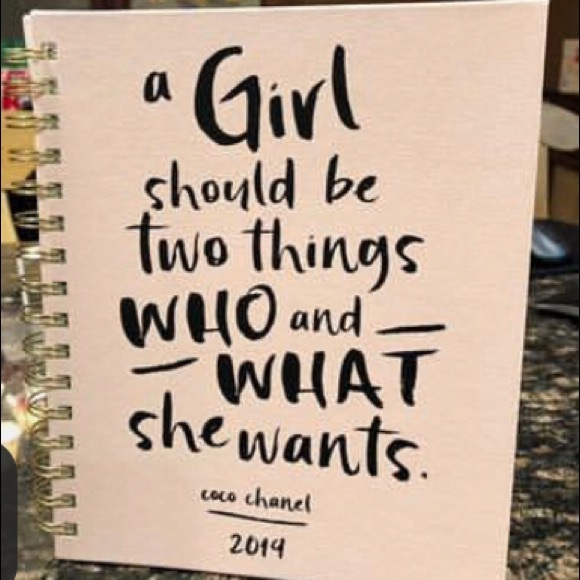 Profile Picture of Lori Vigilante (@lorivwx) on Poshmark