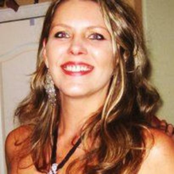 Profile Picture of Kimberly Trowbridge kouremenos (@kimberly69) on Poshmark