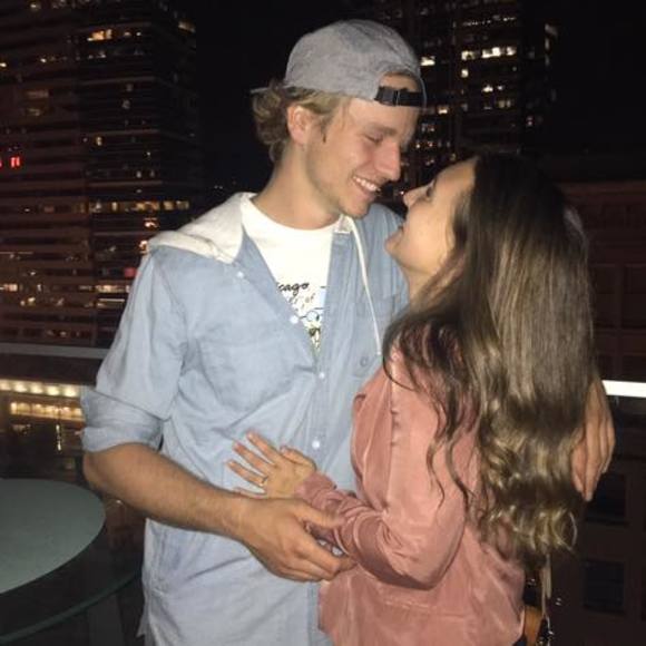 Profile Picture of Carson Manselle (@manselle13) on Poshmark