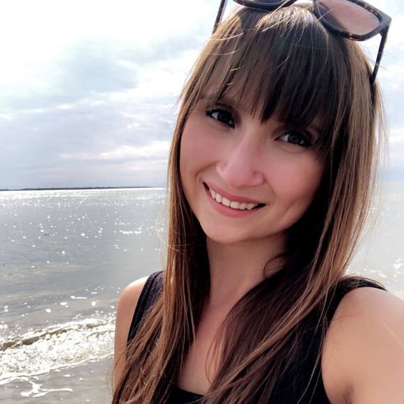 Profile Picture of Riya Dmytryk (@riyadmytryk) on Poshmark