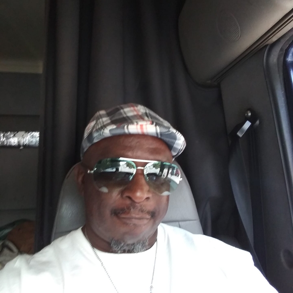Profile Picture of Kevin Richard (@kevinrichard03) on Poshmark
