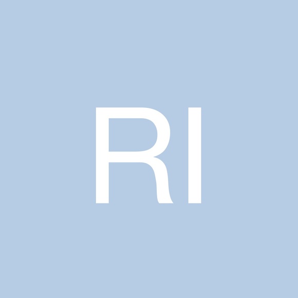 Profile Picture of Rose Isgrigg (@roseisgrigg) on Poshmark