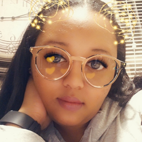 Profile Picture of Rita Page (@page_fam) on Poshmark