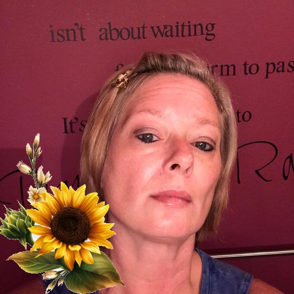Profile Picture of Beckie Collingwood (@beckieslove) on Poshmark