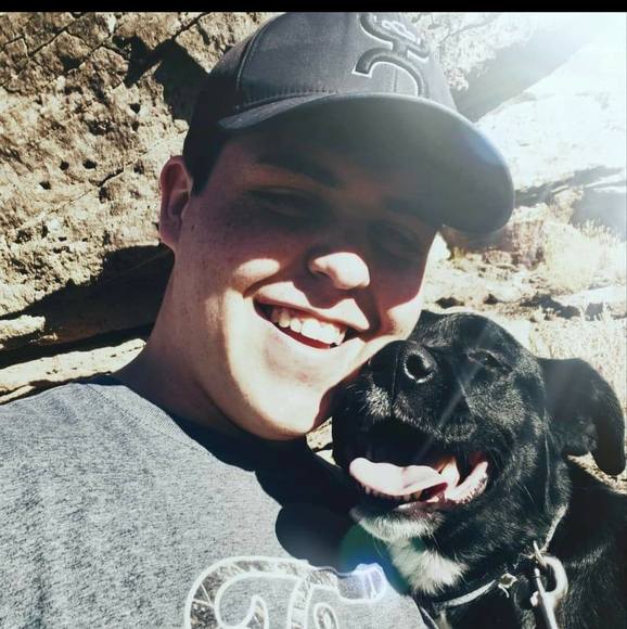 Profile Picture of Zachary Anderson (@zacharyander337) on Poshmark