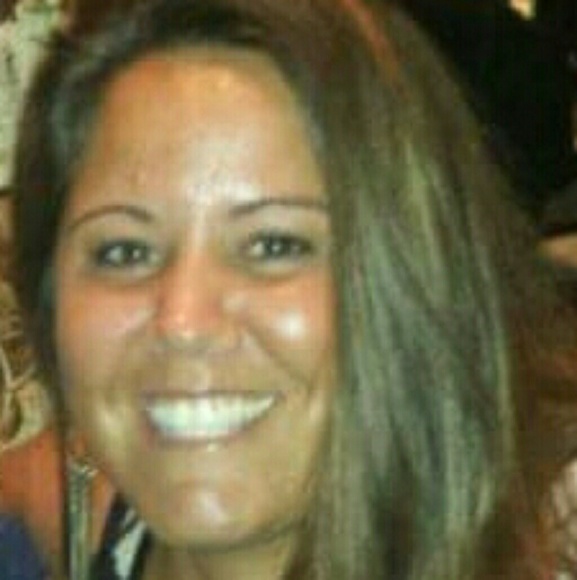 Profile Picture of Tina Cuellar (@tcuellar34) on Poshmark