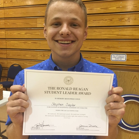 Profile Picture of Stevie Siepler (@ballislyfe22) on Poshmark