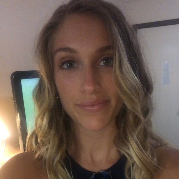 Profile Picture of Farrah Nordman (@fjnordma) on Poshmark