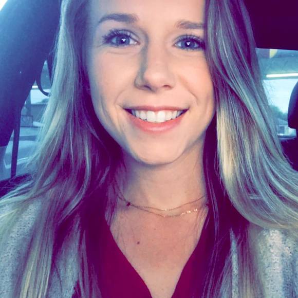 Profile Picture of Rachel Miksch (@rachmiksch) on Poshmark