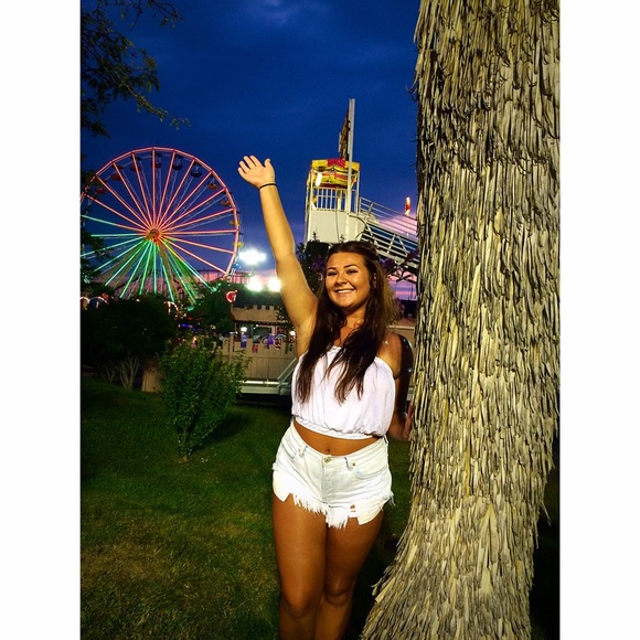 Profile Picture of Dominique Coakley (@coakley1) on Poshmark