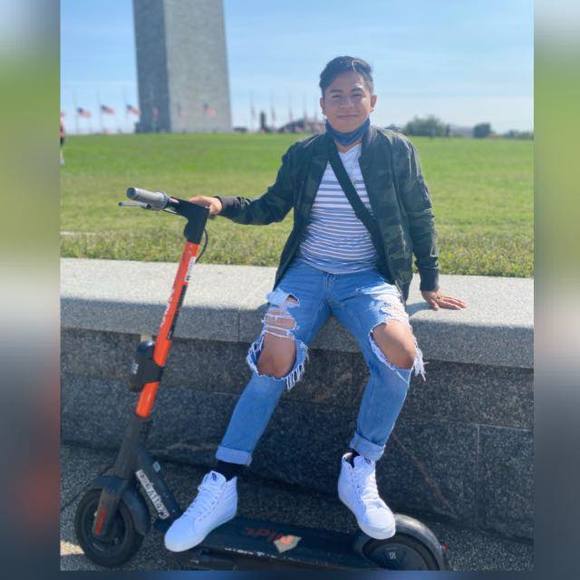 Profile Picture of Jorge Alexander (@jorge_alexander) on Poshmark