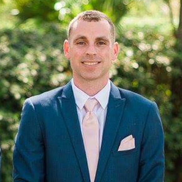 Profile Picture of Craig Ricciardi (@craigricciardi) on Poshmark