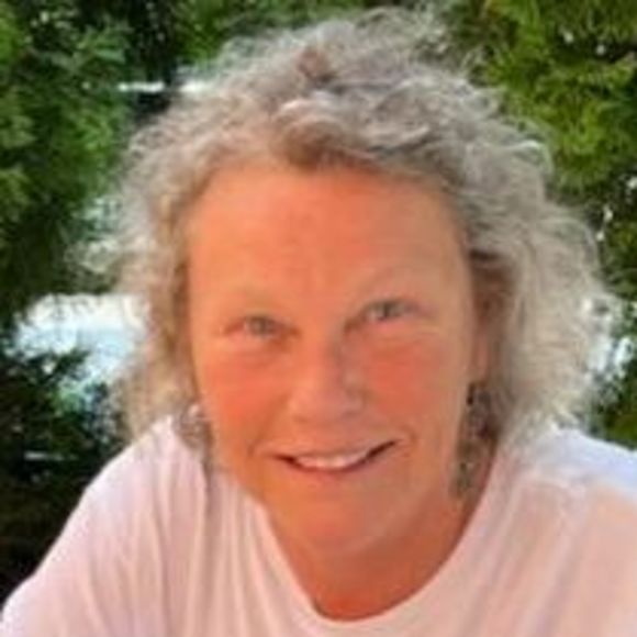 Profile Picture of Teri Mcsherry (@terimcsherry) on Poshmark