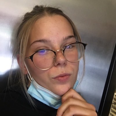 Profile Picture of Léa Hubert (@LaHubert11) on Twitter