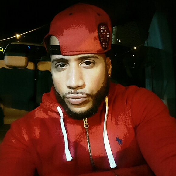 Profile Picture of Leo Marrero (@leodel05) on Poshmark