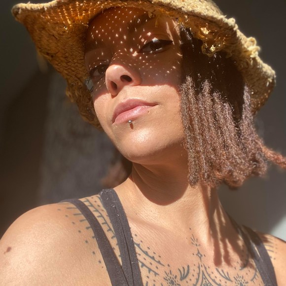 Profile Picture of Oria Gynnette (@oriagynnette) on Poshmark