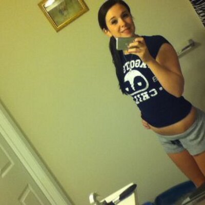 Profile Picture of Violet Peck (@violet7697) on Twitter