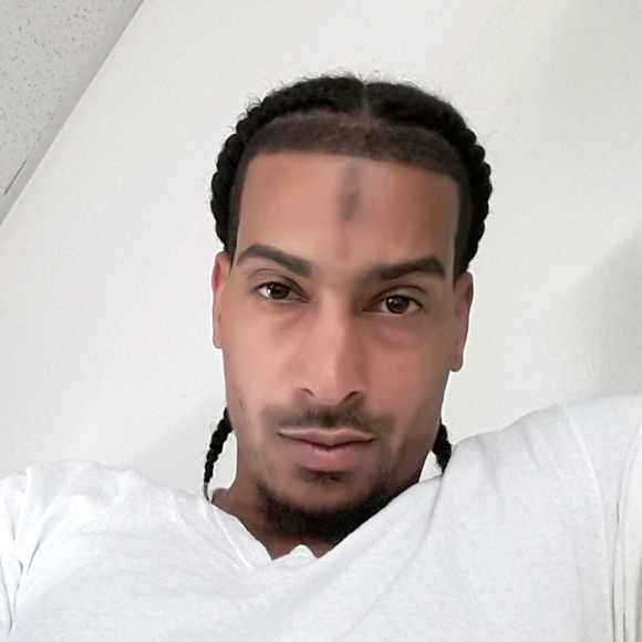 Profile Picture of Kenard Cruse (@7fmjc) on Poshmark