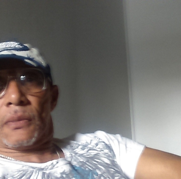 Profile Picture of Ernest Jones (@ernestjones270) on Poshmark