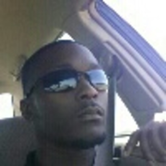 Profile Picture of Victor Jean (@jjerome06) on Poshmark