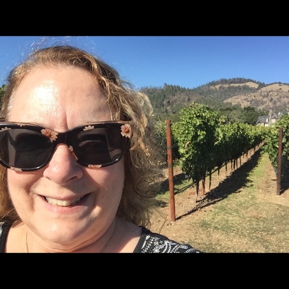 Profile Picture of Jill Borgeld (@jdingo77) on Poshmark