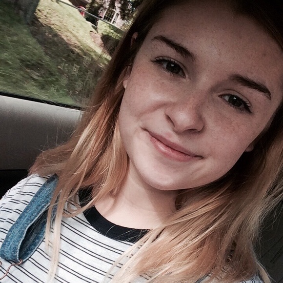Profile Picture of Kelcy Vandorick (@kelcyev1) on Poshmark