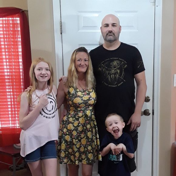 Profile Picture of Nikki Sypolt (@nikki1906) on Poshmark