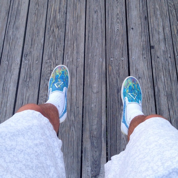 Profile Picture of Andrew Wisneski (@dreamsofblue) on Poshmark