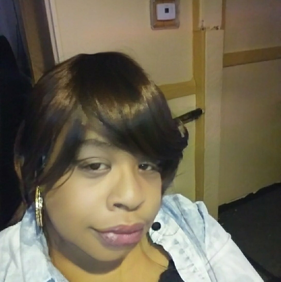 Profile Picture of Alicia Kelly (@divacoffee) on Poshmark