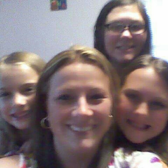 Profile Picture of Crystal Trull (@crystaltrull) on Poshmark