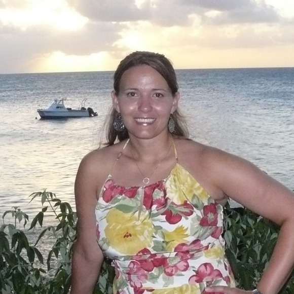 Profile Picture of Serena Knautz (@serenak22) on Poshmark