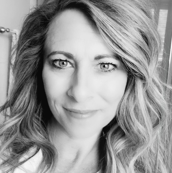 Erin Loudin - Poshmark Profile Picture of Erin Loudin (@erinloudin) on Poshmark