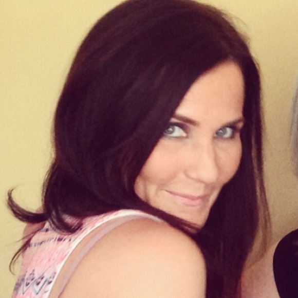 Profile Picture of Jennifer Buksh (@bukshgirl) on Poshmark