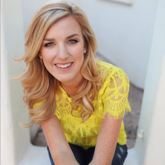 Profile Picture of Tricia Garretto (@triciagarretto) on Poshmark