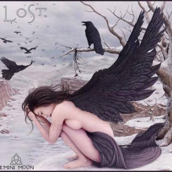 Profile Picture of Mari Shields (@marishields) on Poshmark