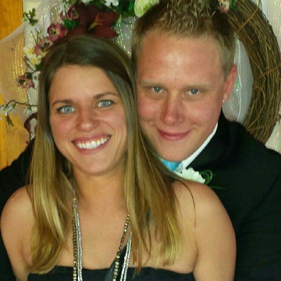 Profile Picture of Sarah Longhofer (@sarahlong7) on Poshmark