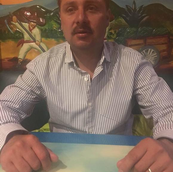 Profile Picture of Omar De la paz (@ianpumas) on Poshmark