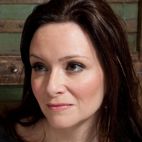 Profile Picture of C Fenton (@easypeasy2010) on Poshmark