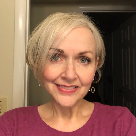 Profile Picture of Sari Bobbin (@sarigodmother) on Poshmark