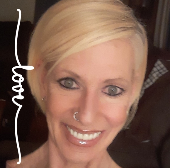 Profile Picture of Denise Tropepe (@dtropepe) on Poshmark