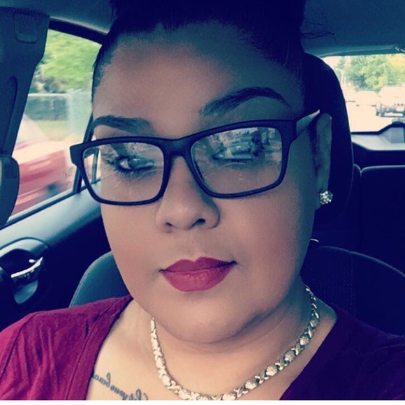 Profile Picture of Brendalee Abrew (@brenda8220) on Poshmark