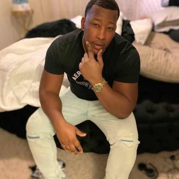 Profile Picture of Larrytakingova Slaughter (@lslaughter16) on Poshmark