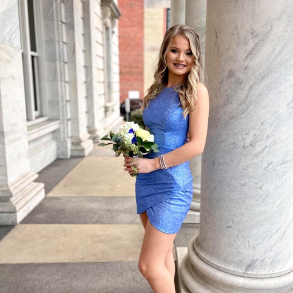 Profile Picture of Christi Croy (@christicontris) on Poshmark