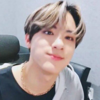 Profile Picture of Ellen ⧖ (@nanaftsan) on Twitter