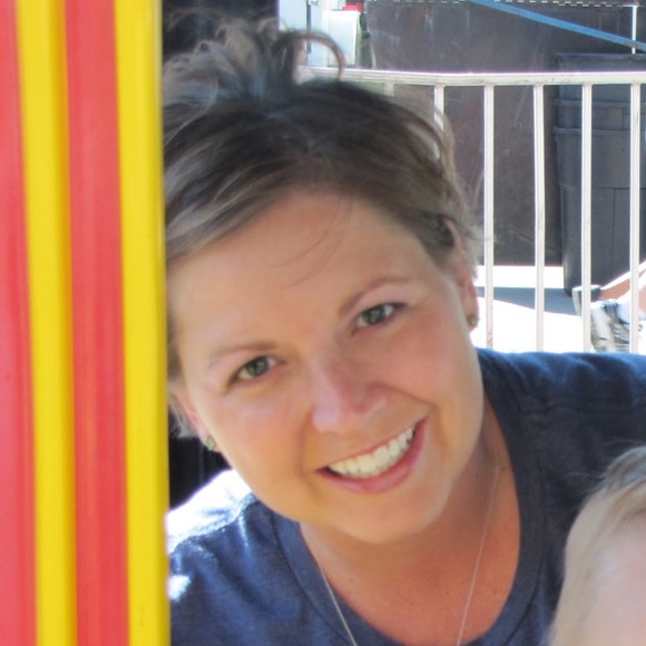 Profile Picture of Lorie Walery (@lwalery) on Poshmark